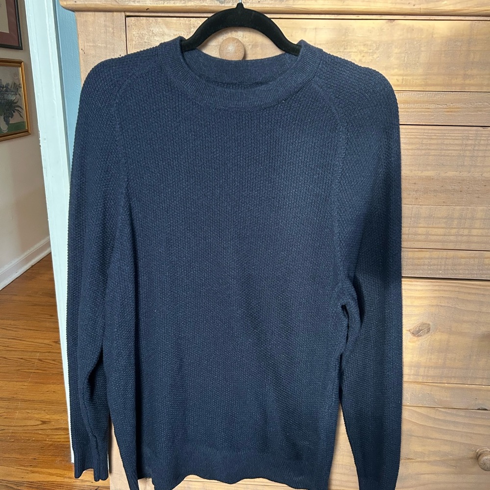 Men's Lululemon Navy Sweater (Medium)